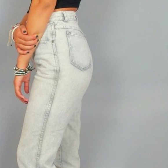 Vintage Pants - Light Wash Vintage Stefano High Waist Capris